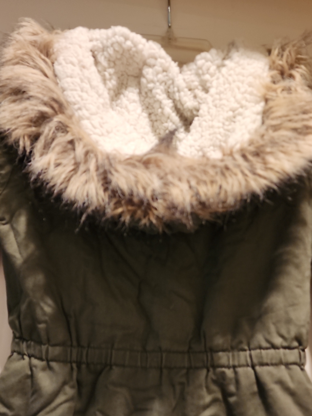 The Children's Place Girls Olive Green Hooded Parka Jacket Size 5/6 VGUC - Picture 3 of 12